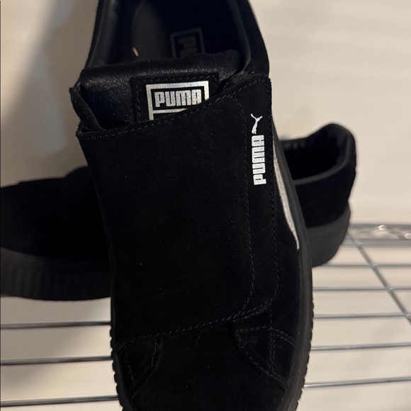 Puma Women’s Black Suede Sneakers with Velcro top - Picture 5 of 8